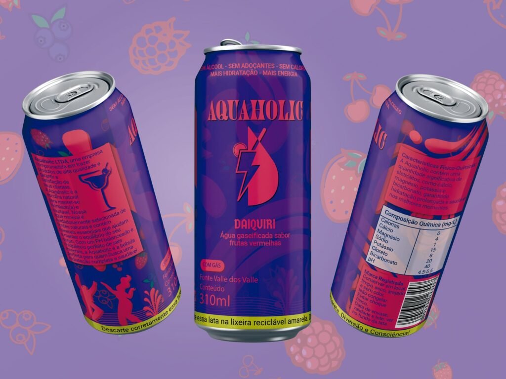 Três latas de Aquaholic Daiquiri