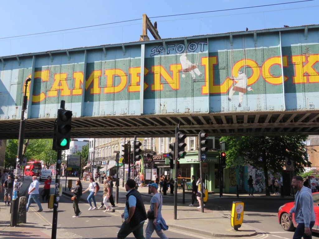 Ponte do Camden Lock, em Londres